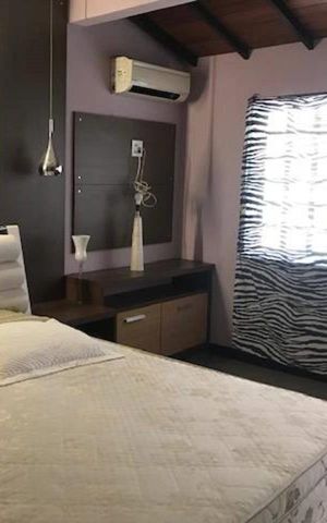 Casa de condomínio à venda com 310m², 3 quartos e 2 vagas Casa de condomínio à venda com 310m², 3 quartos e 2 vagasQuarto