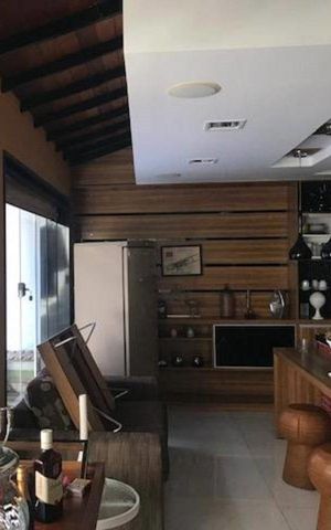 Casa de condomínio à venda com 310m², 3 quartos e 2 vagas Casa de condomínio à venda com 310m², 3 quartos e 2 vagasSala