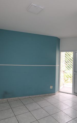 Casa à venda com 70m², 2 quartos e 2 vagasQuato