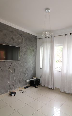 Casa à venda com 70m², 2 quartos e 2 vagasSala