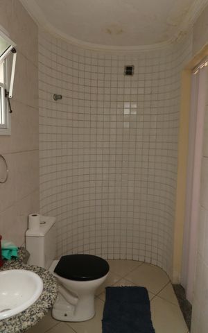 Casa à venda com 70m², 2 quartos e 2 vagasLavabo