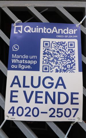Casa à venda com 70m², 2 quartos e 2 vagasFachada