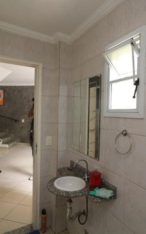 Casa à venda com 70m², 2 quartos e 2 vagasLavabo