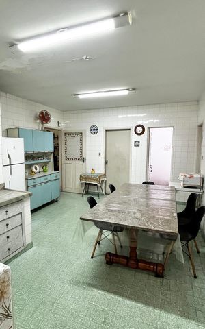 Casa à venda com 238m², 3 quartos e 2 vagasCozinha
