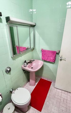 Casa à venda com 238m², 3 quartos e 2 vagasBanheiro