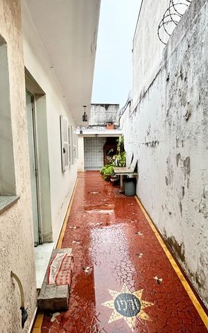Casa à venda com 238m², 3 quartos e 2 vagasQuintal