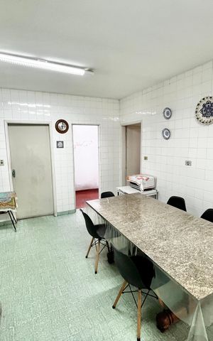 Casa à venda com 238m², 3 quartos e 2 vagasCozinha