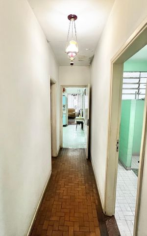 Casa à venda com 238m², 3 quartos e 2 vagasCorredor