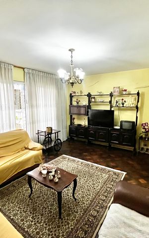 Casa à venda com 238m², 3 quartos e 2 vagasSala