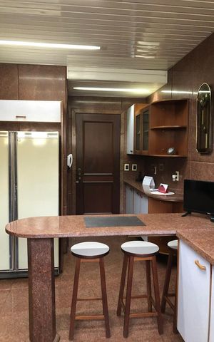 Casa à venda com 563m², 4 quartos e 8 vagas