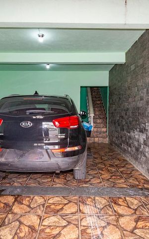 Casa à venda com 401m², 4 quartos e 4 vagas Casa à venda com 401m², 4 quartos e 4 vagasGaragem