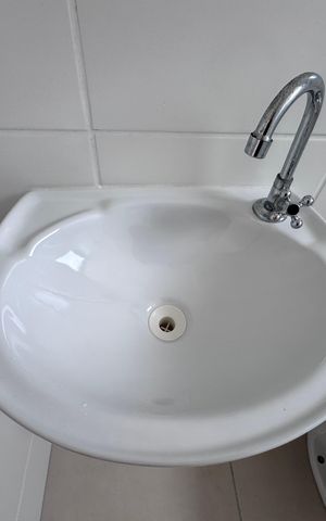 Apartamento à venda com 44m², 2 quartos e 1 vaga Apartamento à venda com 44m², 2 quartos e 1 vagaBanheiro Social
