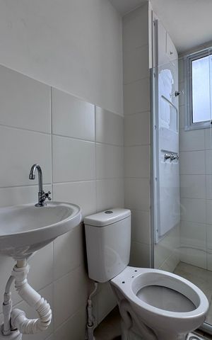 Apartamento à venda com 44m², 2 quartos e 1 vaga Apartamento à venda com 44m², 2 quartos e 1 vagaBanheiro Social