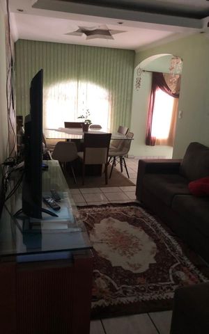 Casa à venda com 159m², 4 quartos e 2 vagas