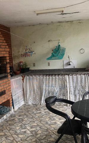 Casa à venda com 159m², 4 quartos e 2 vagas