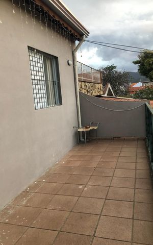 Casa à venda com 159m², 4 quartos e 2 vagas