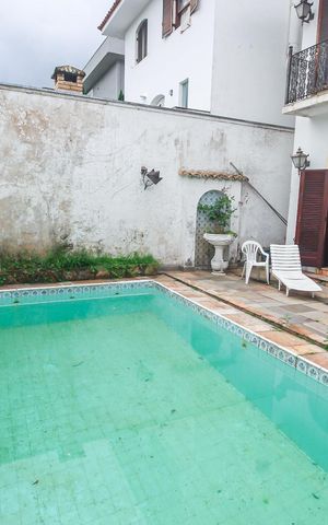 Casa para alugar com 320m², 4 quartos e 6 vagasPiscina
