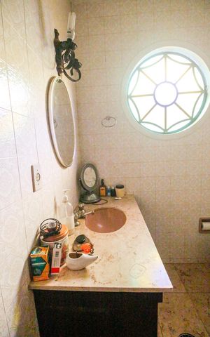 Casa para alugar com 320m², 4 quartos e 6 vagasBanheiro