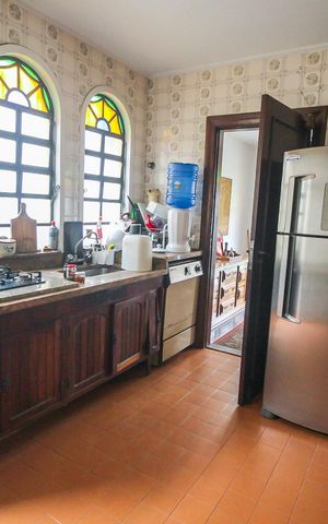 Casa para alugar com 320m², 4 quartos e 6 vagasCozinha 