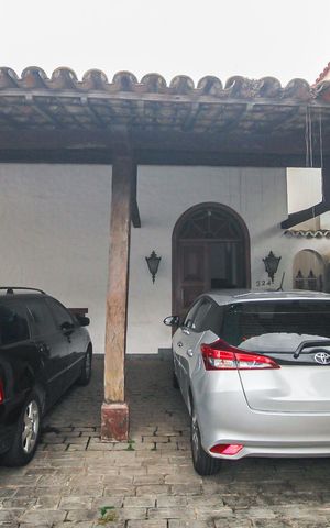 Casa para alugar com 320m², 4 quartos e 6 vagasGaragem
