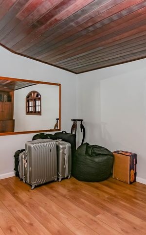 Casa de condomínio à venda com 245m², 4 quartos e 4 vagas Casa de condomínio à venda com 245m², 4 quartos e 4 vagasQuarto 3
