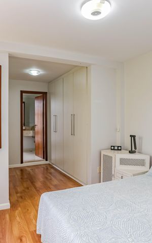 Casa de condomínio à venda com 245m², 4 quartos e 4 vagas Casa de condomínio à venda com 245m², 4 quartos e 4 vagasSuíte 1