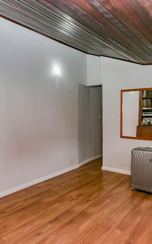 Casa de condomínio à venda com 245m², 4 quartos e 4 vagas Casa de condomínio à venda com 245m², 4 quartos e 4 vagasQuarto 3