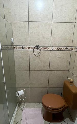 Casa à venda com 92m², 2 quartos e sem vaga Casa à venda com 92m², 2 quartos e sem vagaBanheiro 1