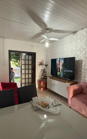 Casa à venda com 92m², 2 quartos e sem vaga Casa à venda com 92m², 2 quartos e sem vagaSala de TV