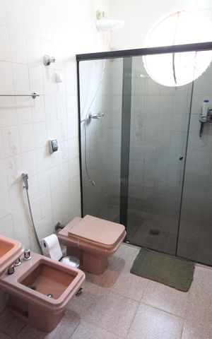 Casa à venda com 280m², 3 quartos e 4 vagasBanheiro