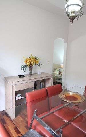 Casa à venda com 280m², 3 quartos e 4 vagasCopa