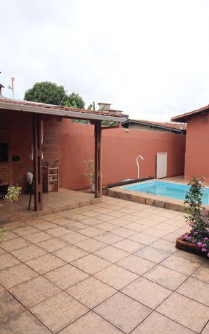 Casa à venda com 280m², 3 quartos e 4 vagasQuintal