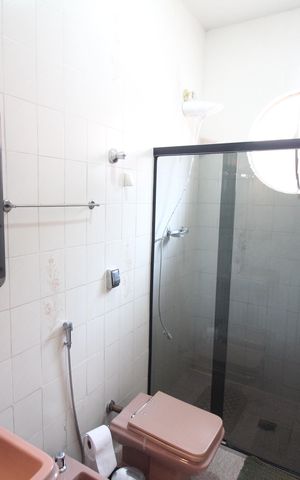 Casa à venda com 280m², 3 quartos e 4 vagasBanheiro