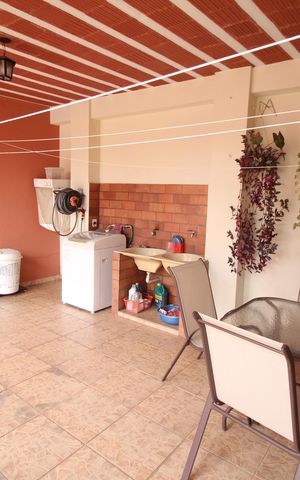Casa à venda com 280m², 3 quartos e 4 vagasÁrea de Serviço