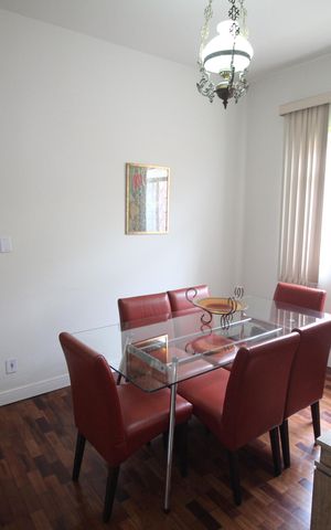 Casa à venda com 280m², 3 quartos e 4 vagasCopa