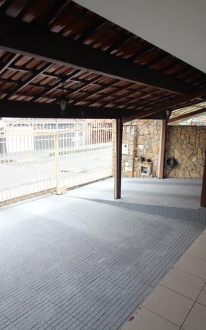 Casa à venda com 280m², 3 quartos e 4 vagasQuintal