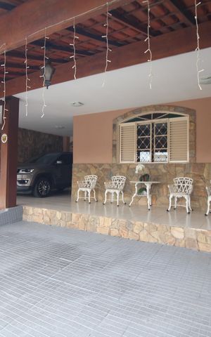 Casa à venda com 280m², 3 quartos e 4 vagasQuintal