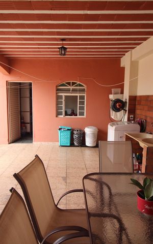 Casa à venda com 280m², 3 quartos e 4 vagasÁrea de Serviço