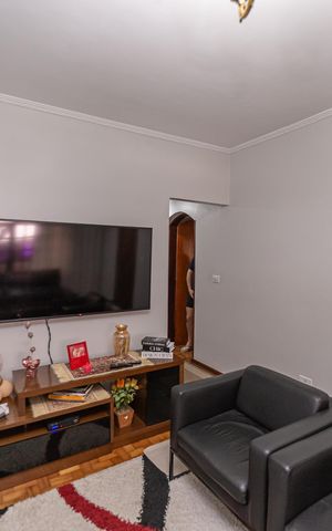 Casa à venda com 400m², 6 quartos e 4 vagas Casa à venda com 400m², 6 quartos e 4 vagasSala - Casa 1