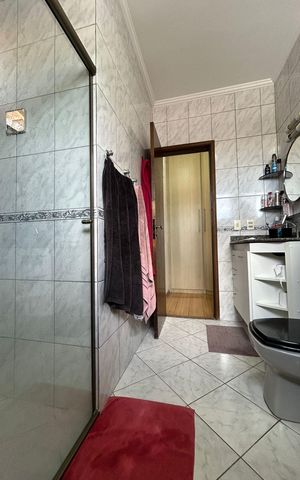 Casa à venda com 210m², 3 quartos e 6 vagas