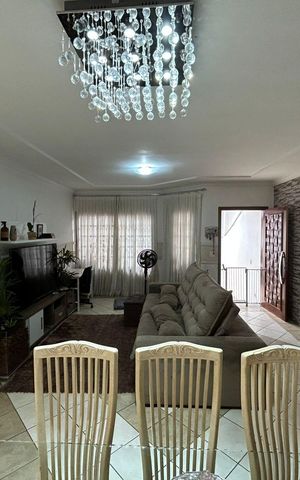 Casa à venda com 210m², 3 quartos e 6 vagas