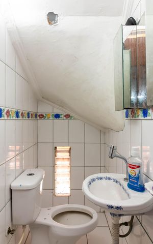 Apartamento à venda com 220m², 3 quartos e 2 vagas Apartamento à venda com 220m², 3 quartos e 2 vagasLavabo