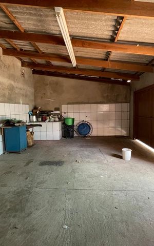 Casa à venda com 300m², 3 quartos e 2 vagas Casa à venda com 300m², 3 quartos e 2 vagasGaragem