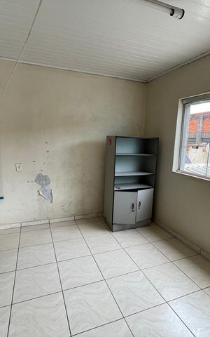Casa à venda com 300m², 3 quartos e 2 vagas Casa à venda com 300m², 3 quartos e 2 vagasÁrea de Serviço