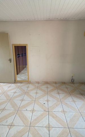 Casa à venda com 300m², 3 quartos e 2 vagas Casa à venda com 300m², 3 quartos e 2 vagasQuarto 1