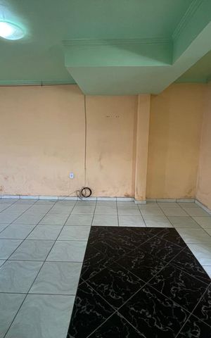 Casa à venda com 300m², 3 quartos e 2 vagas Casa à venda com 300m², 3 quartos e 2 vagasSala de TV