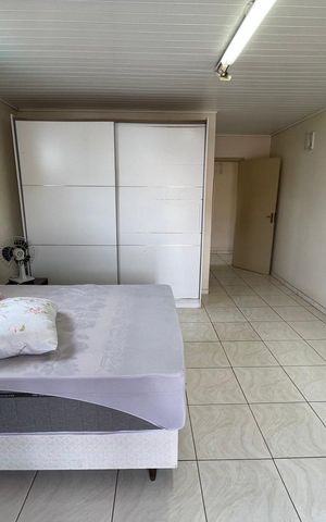 Casa à venda com 300m², 3 quartos e 2 vagas Casa à venda com 300m², 3 quartos e 2 vagasSuíte