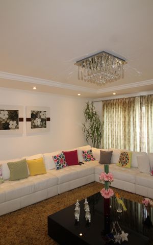 Casa à venda com 373m², 6 quartos e 4 vagasSala