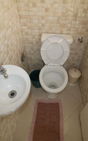 Casa à venda com 373m², 6 quartos e 4 vagasÁrea Comum - Banheiro