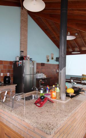 Casa à venda com 373m², 6 quartos e 4 vagasÁrea Comum